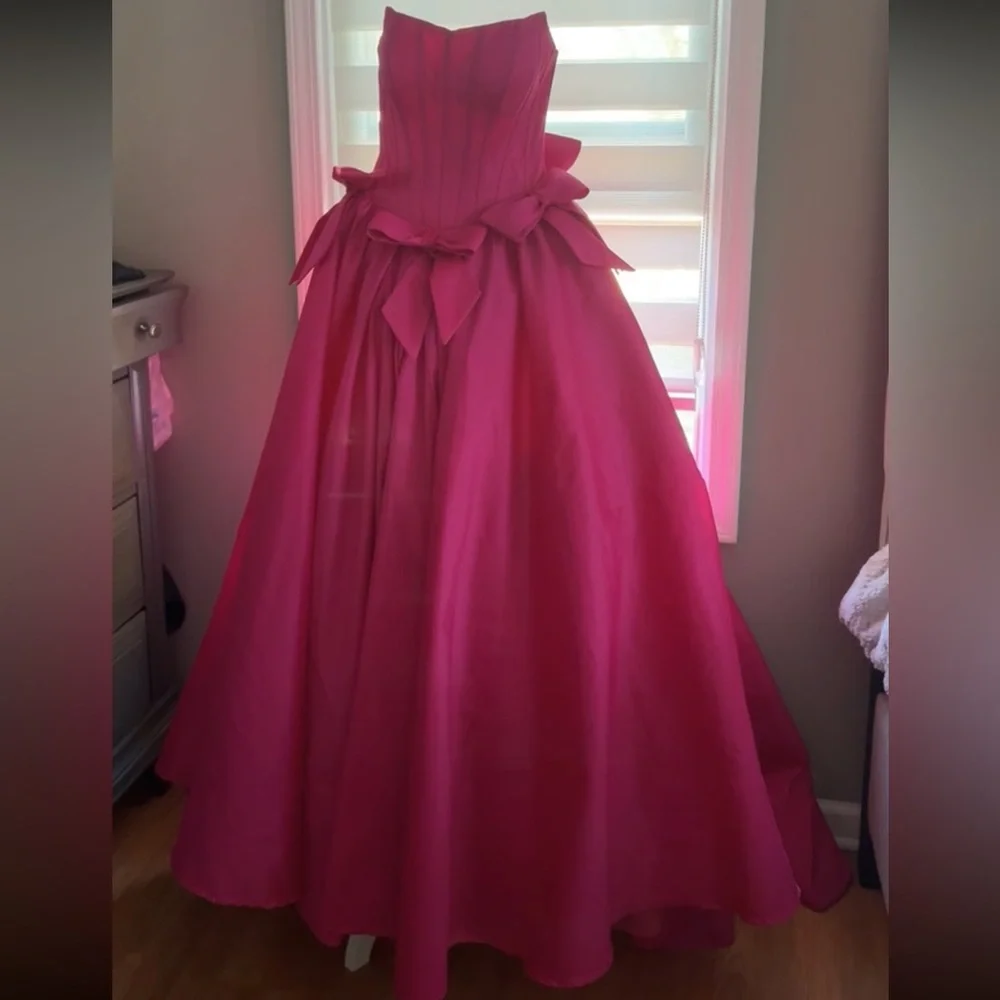Elegant Pink Strapless Evening Gown - Picture 5 of 6